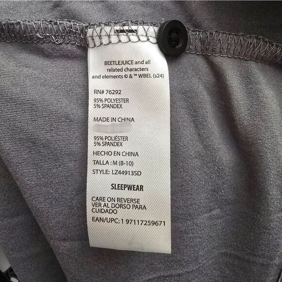 Nwt Warner Bros Beetlejuice Women's Top and Shorts Pajama Set, 2-Piece - Picture 10 of 10